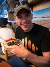 Live healthy and in a balanced way (here Hawaii with Acai Bowl)
